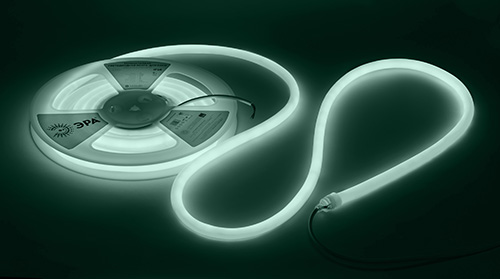 термостойкая led лента "Эра" LS2835-9,6-120-24-6500K-IP68-3 year-5m - включенная